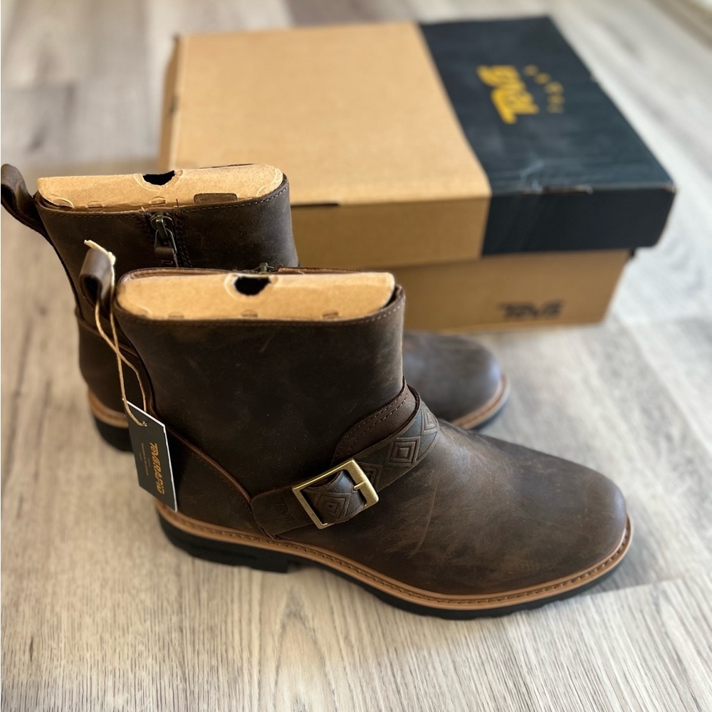 Teva Rowen Buckle Boots Size 9.5